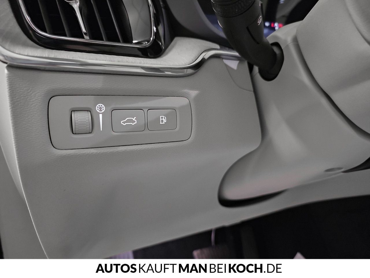 Volvo XC60 T6 AWD Inscription - Samsaru's Car Outlet