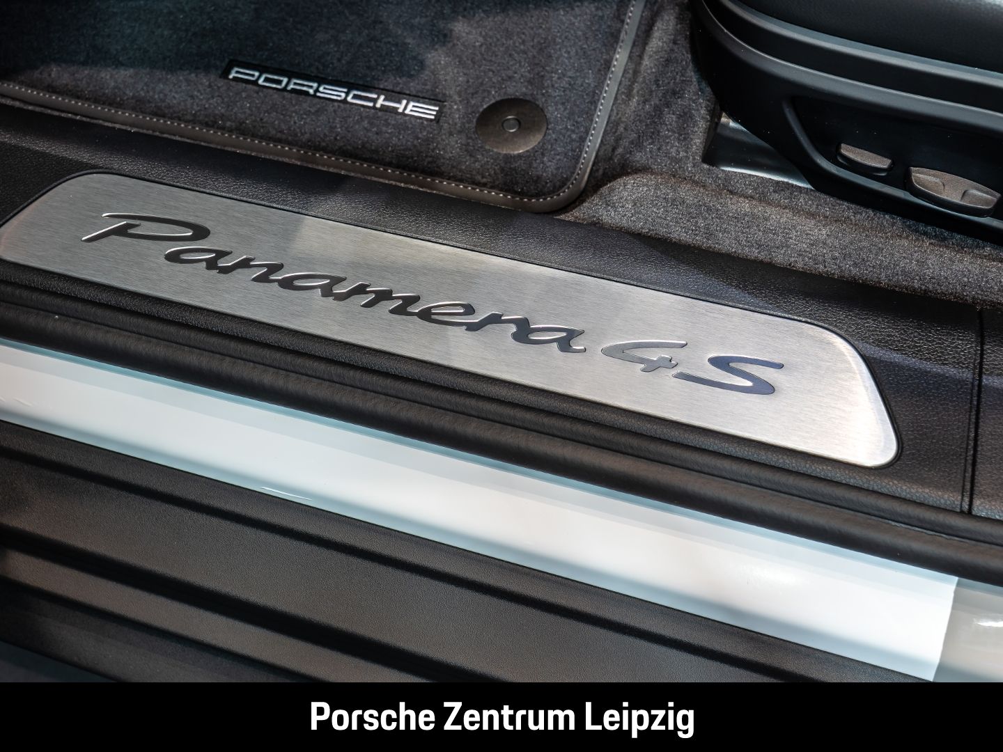 Porsche Panamera 4S E-Hybrid Sportabgas HA-Lenkung HUD