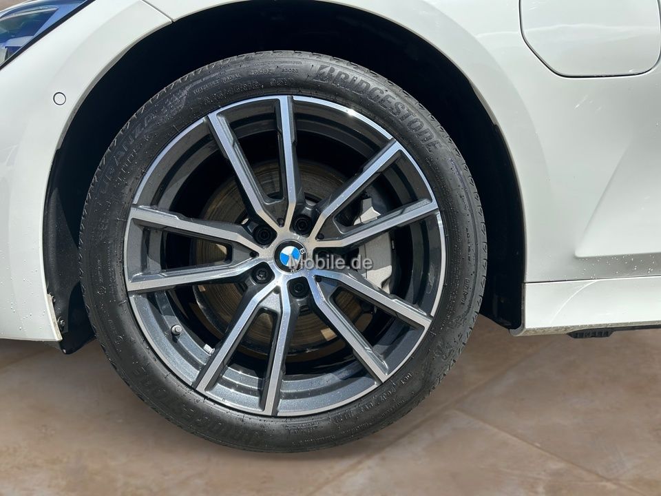 BMW 330e Sport Line - Samsaru's Car Outlet