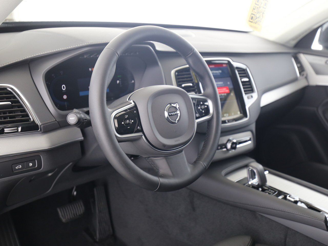 Volvo XC90 Recharge T8 Plus Dark - Samsaru's Car Outlet