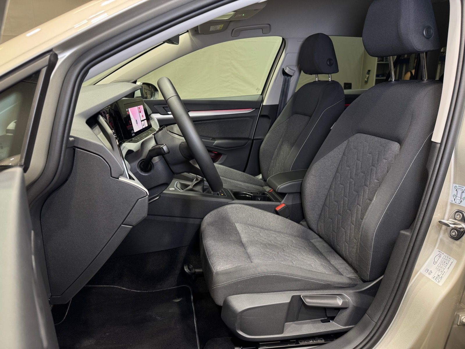 Volkswagen Golf Variant MOVE 1.5 TSI - Samsaru's Car Outlet