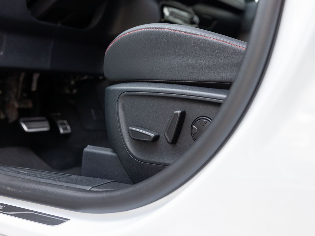 Ford Kuga ST-Line X 1.5 - Samsaru's Car Outlet