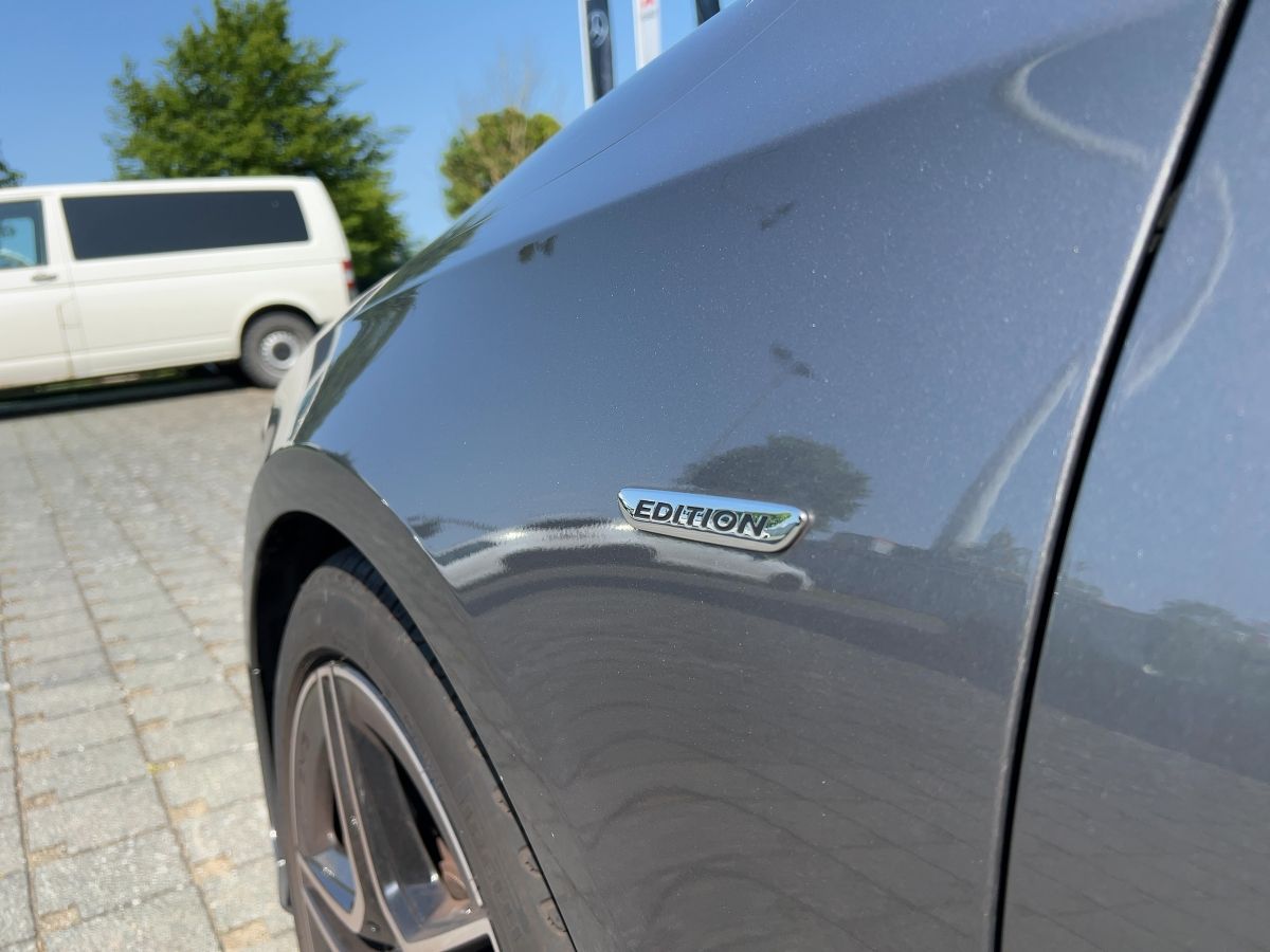 Mercedes-Benz A 180 AMG Line - Samsaru's Car Outlet