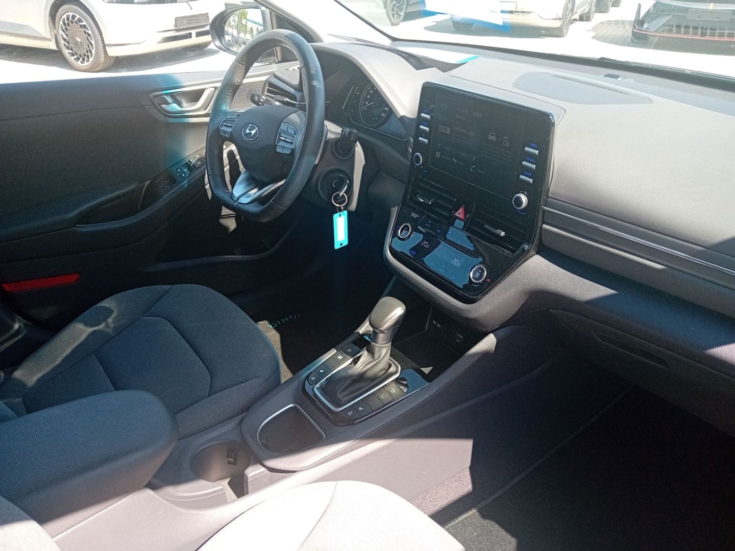 Hyundai IONIQ Plug In Hybrid PHEV Trend - Samsaru's Car Outlet