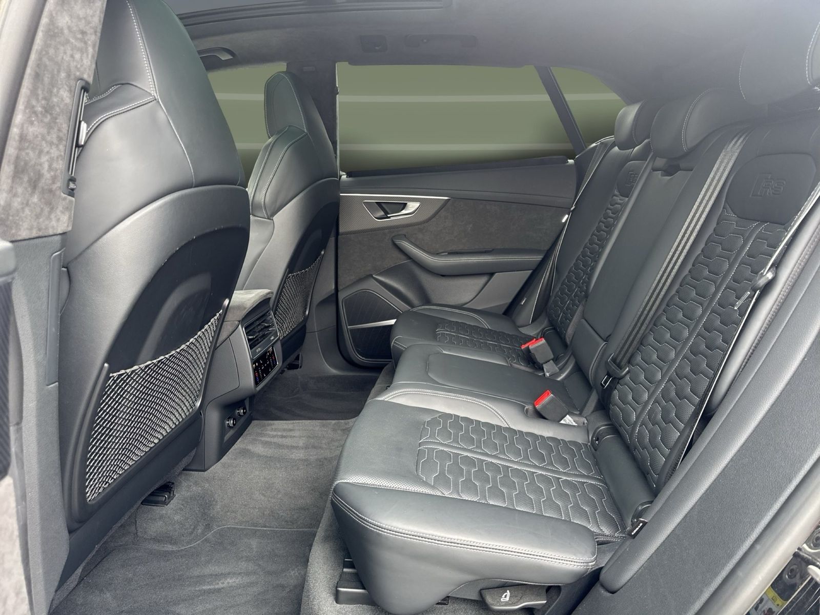 Audi RSQ8 MATRIX Keramik PANO AHK STHZG 360° ACC PDC+