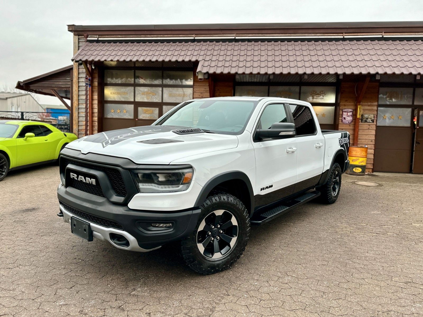 Dodge 5.7 V8*4X4*REBEL*LEDER*LED*NAVI*AHK*MFL*GARANTIE