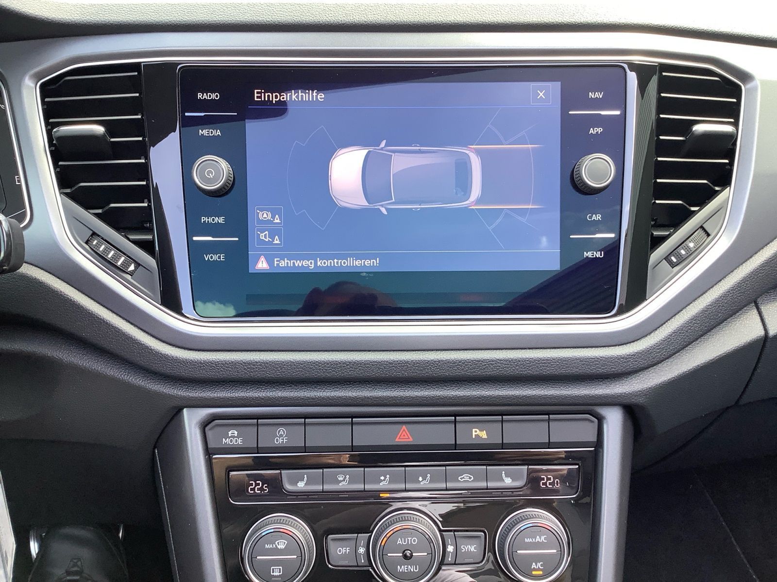 Volkswagen T-Roc R-Line - Samsaru's Car Outlet