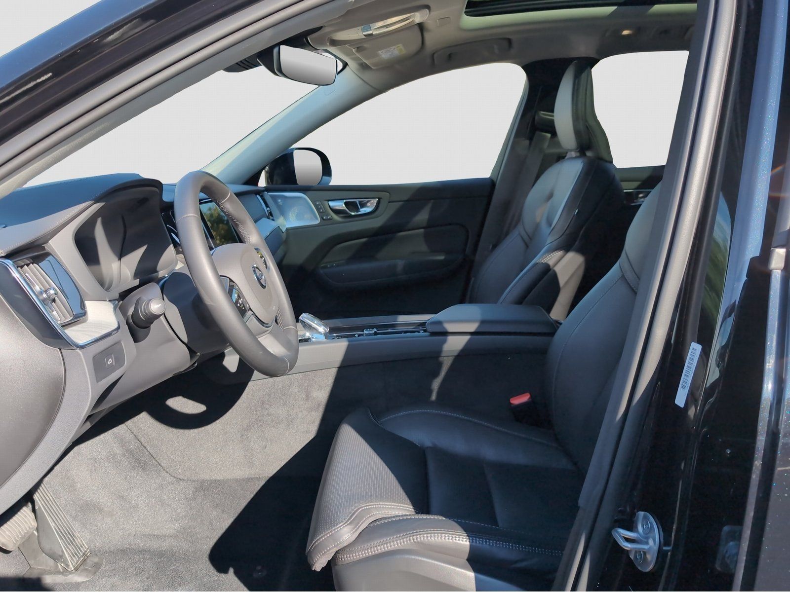 Volvo XC60+B5+AWD+AHKsemi+Panorama+360°Kam+Head-up+PDC