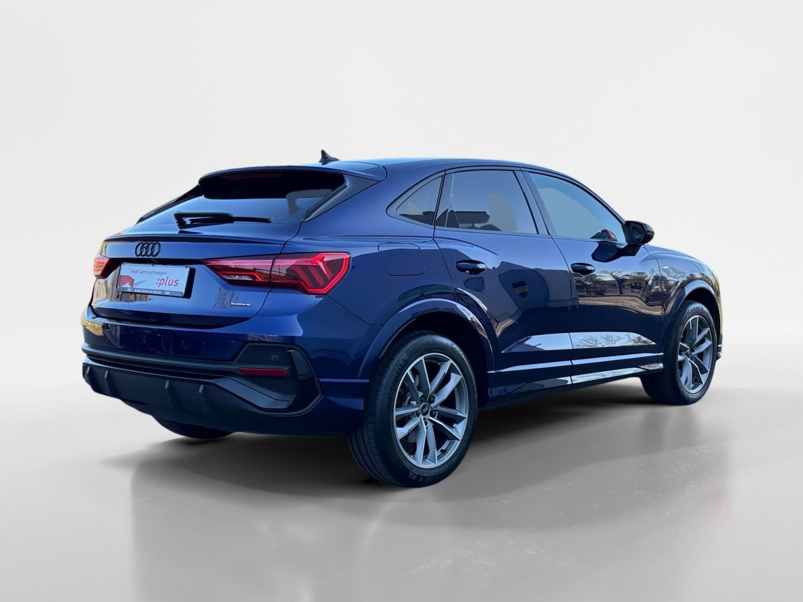 Audi Q3 Sportback 40 TFSI quattro S line - Samsaru's Car Outlet