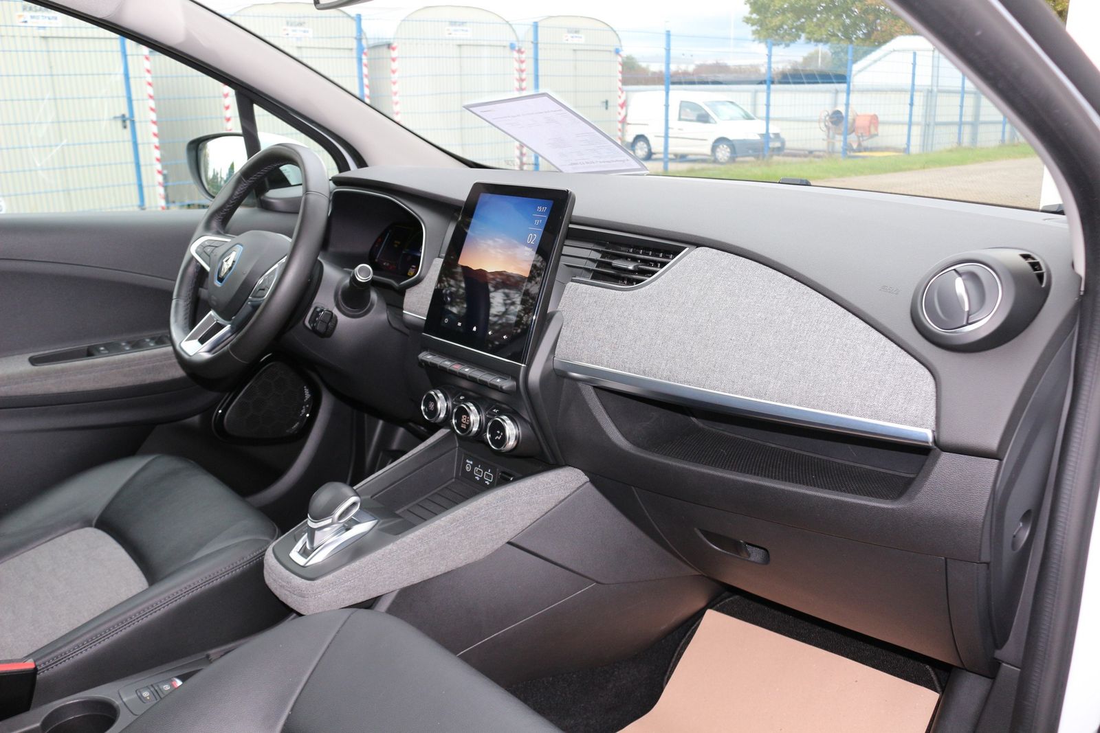Renault ZOE Intens R135 Z.E. 50 - Samsaru's Car Outlet