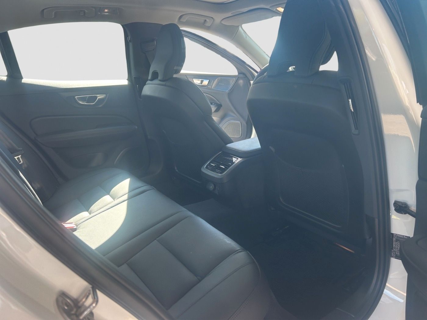 Volvo S60 B5 Ultimate Dark FLA*ACC*HUD*4xSHZ*STH*LM