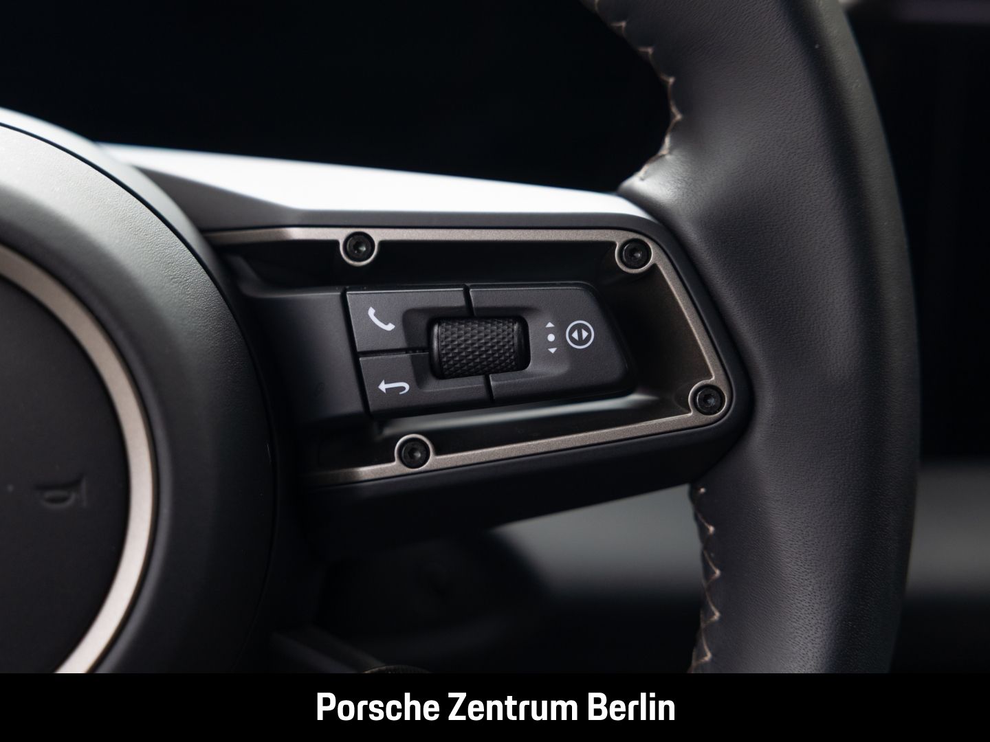 Porsche Macan Turbo HA-Lenkung Surround View 21-Zoll