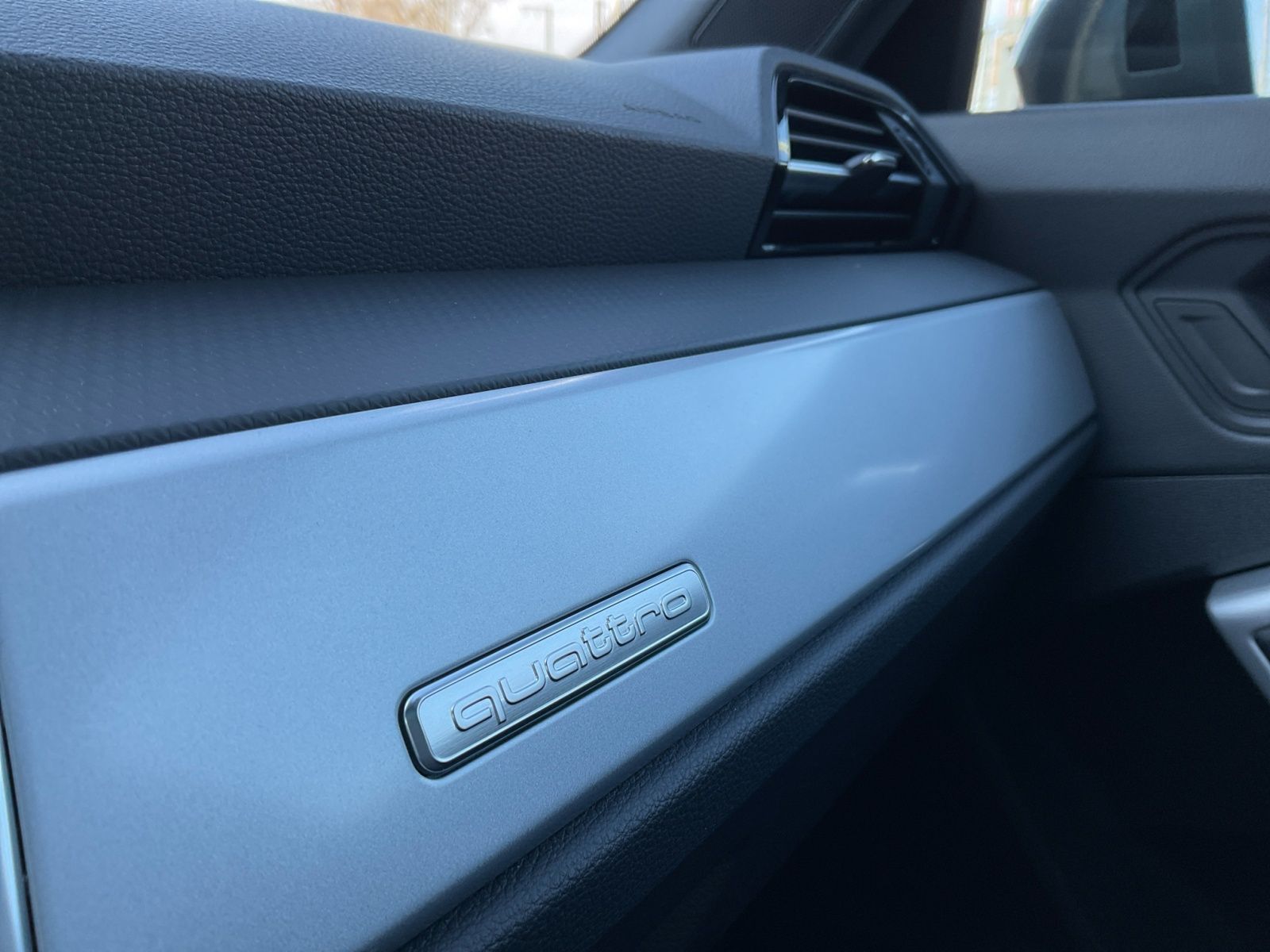 Audi Q3 Sportback 40 TFSI quattro S line - Samsaru's Car Outlet