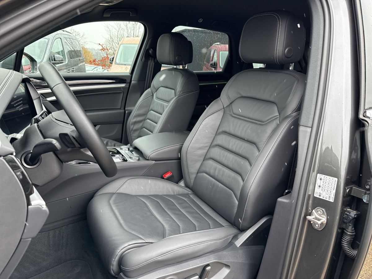 Volkswagen Touareg Facelift Edition TDi - Samsaru's Car Outlet