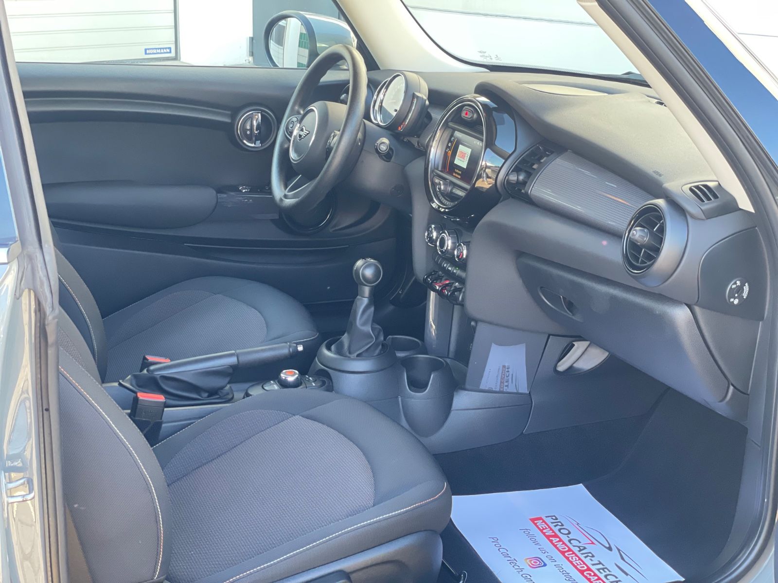 MINI Cooper - Samsaru's Car Outlet