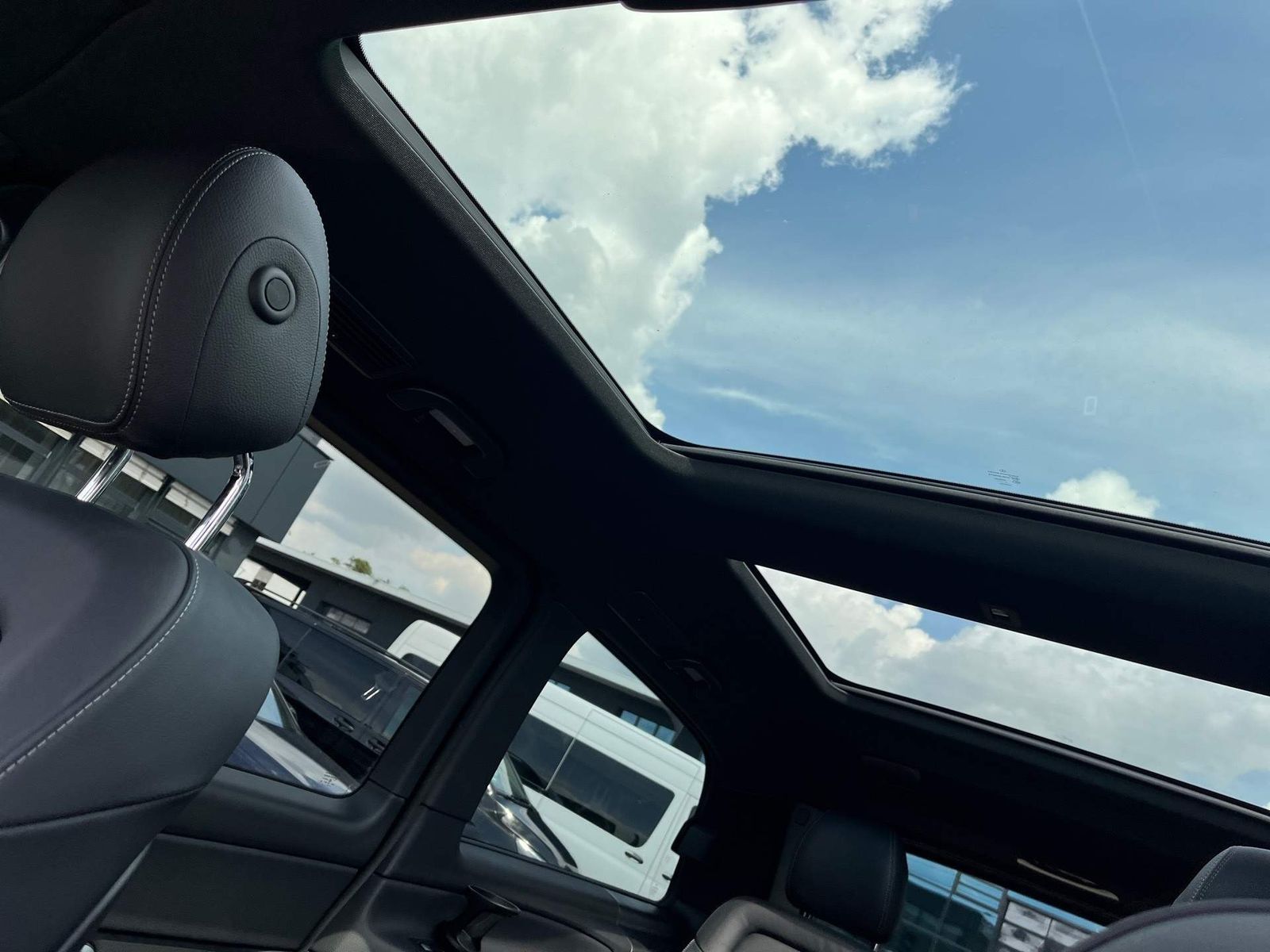 Mercedes-Benz V 300 AMG 4MATIC - Samsaru's Car Outlet