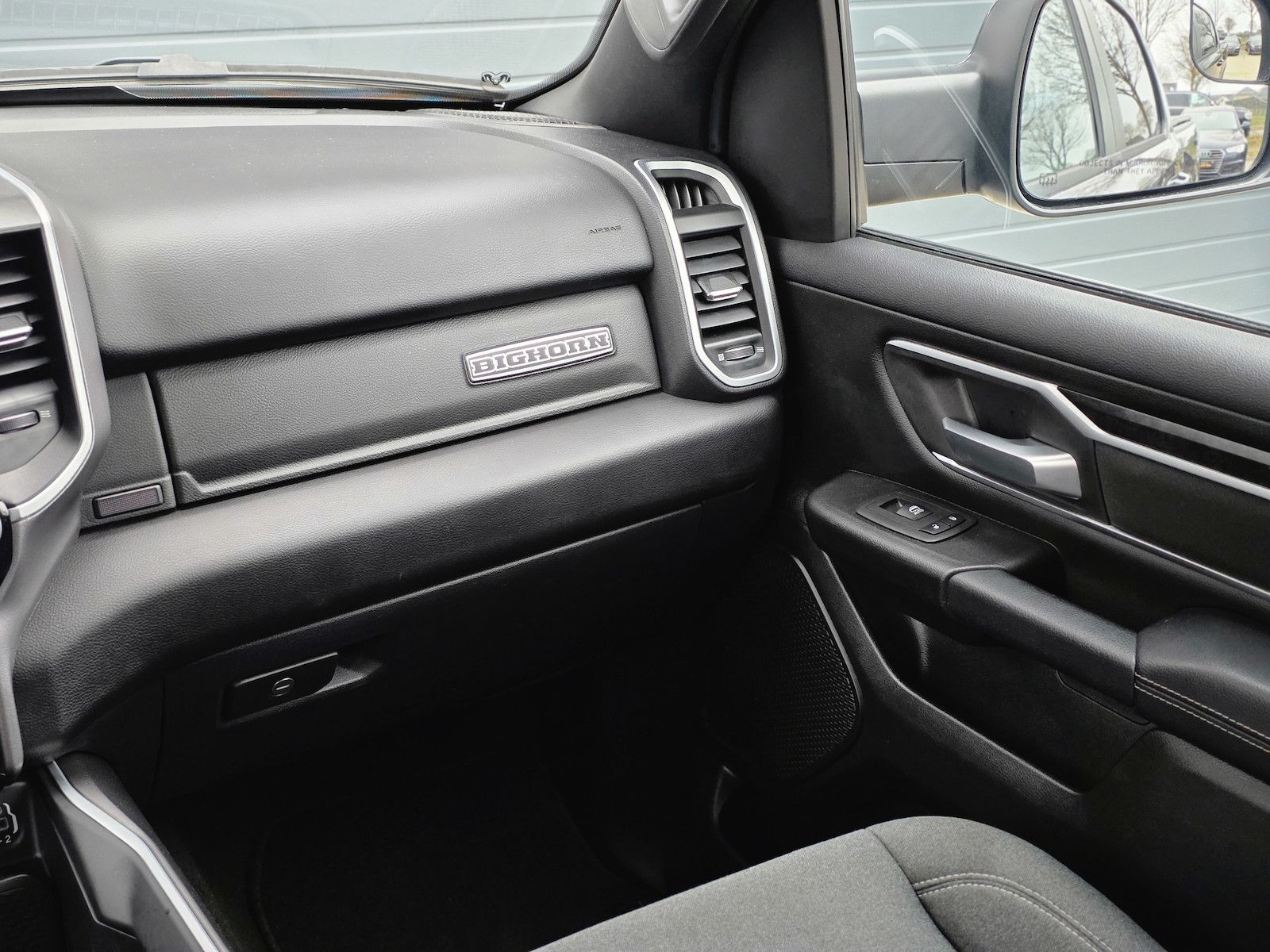 Dodge RAM 1500 5.7 4x4 Bighorn Night Kamera 12´´ PDC