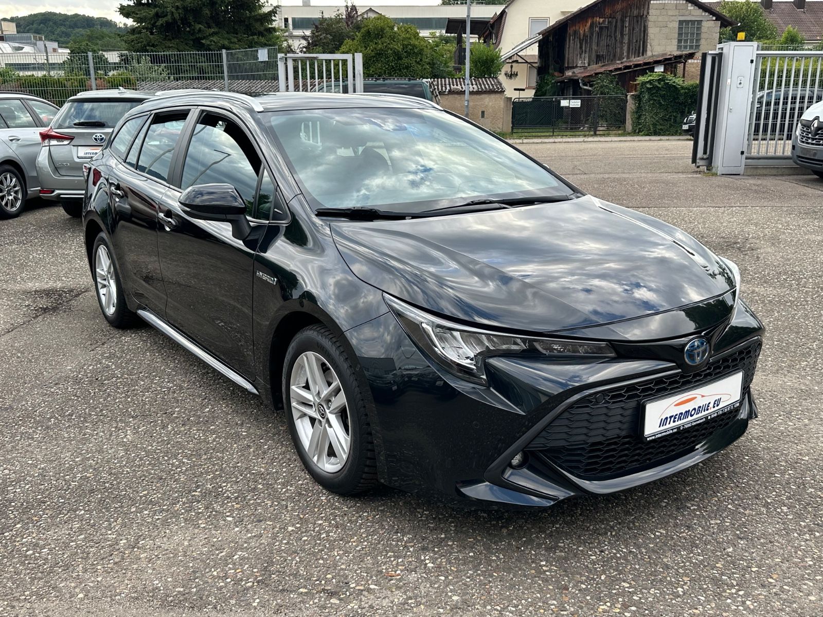 Toyota Corolla Touring Sports Hybrid - Samsaru's Car Outlet