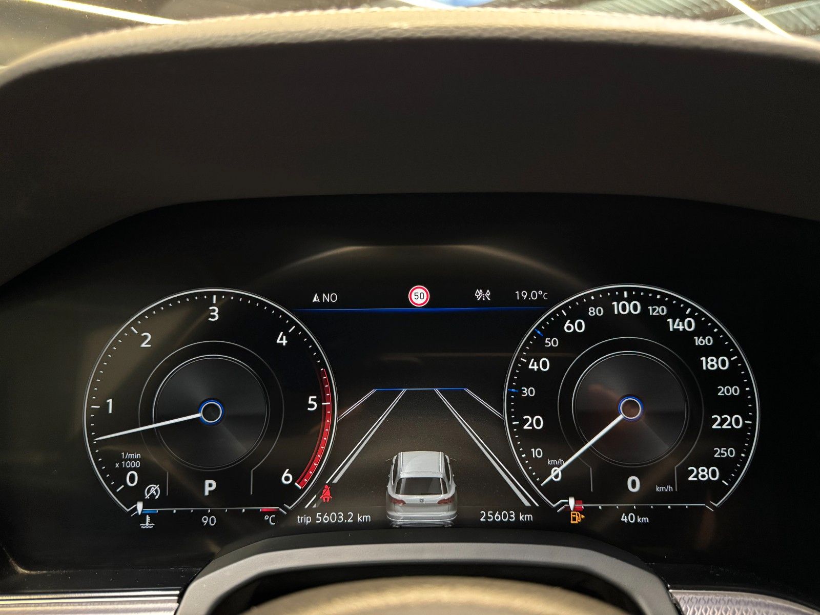 Volkswagen TOUAREG R-LINE 4M. 3.0TDI*LUFTFEDER*PANO*STDHZ