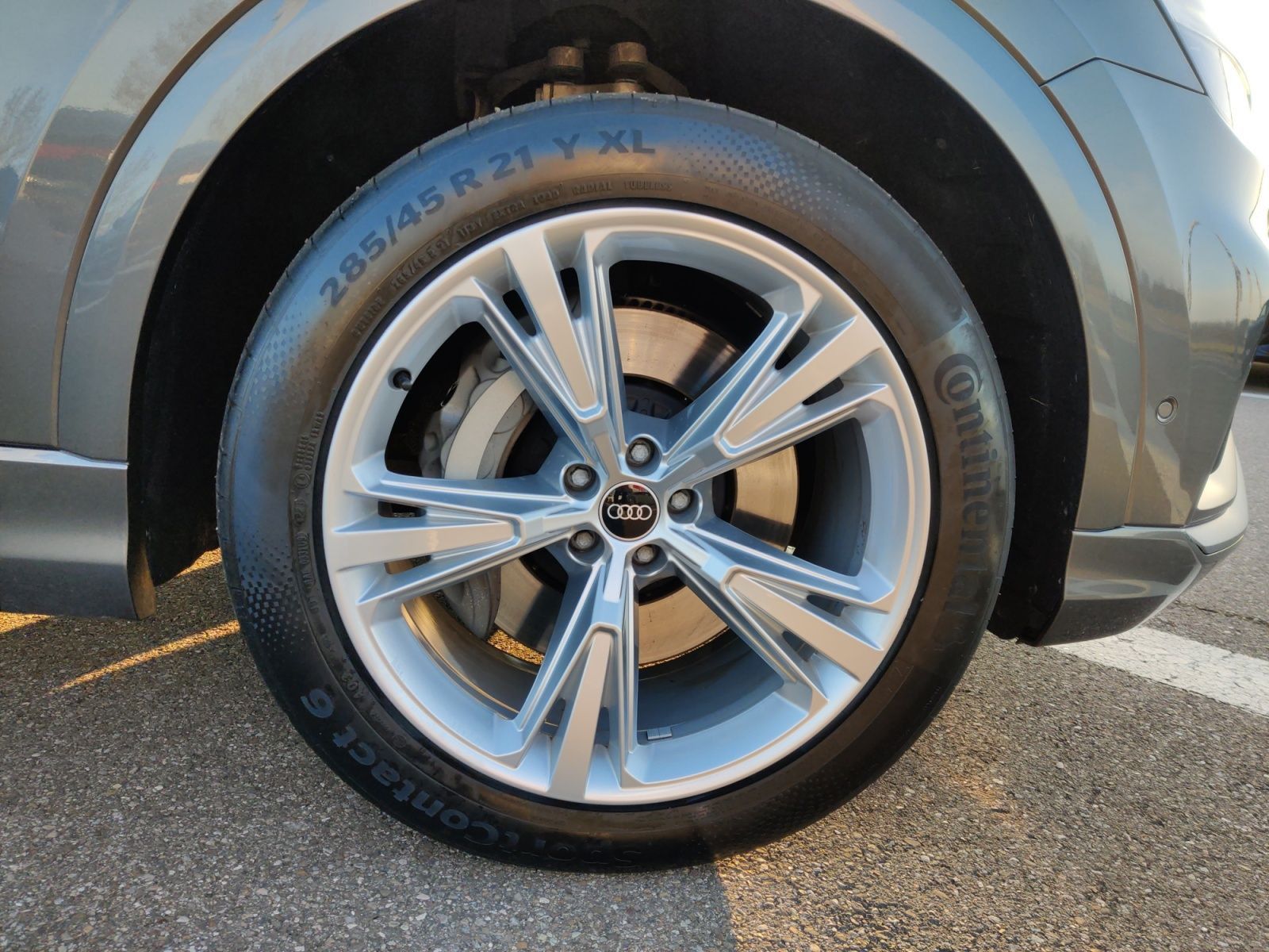 Audi Q8 55 TFSI e q. Tiptr. S-Line - Samsaru's Car Outlet