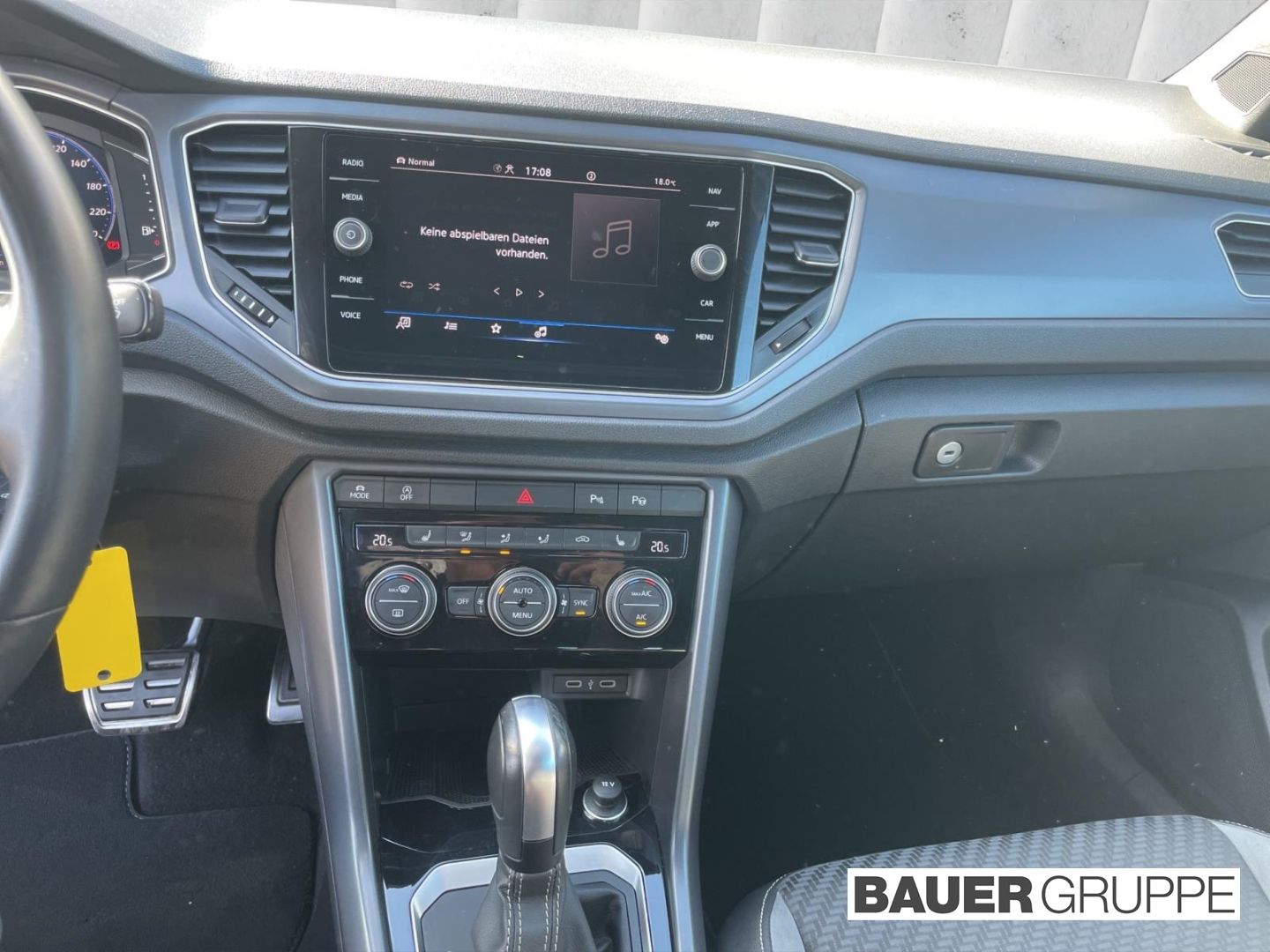 Volkswagen T-Roc R-Line 1.5 TSI - Samsaru's Car Outlet