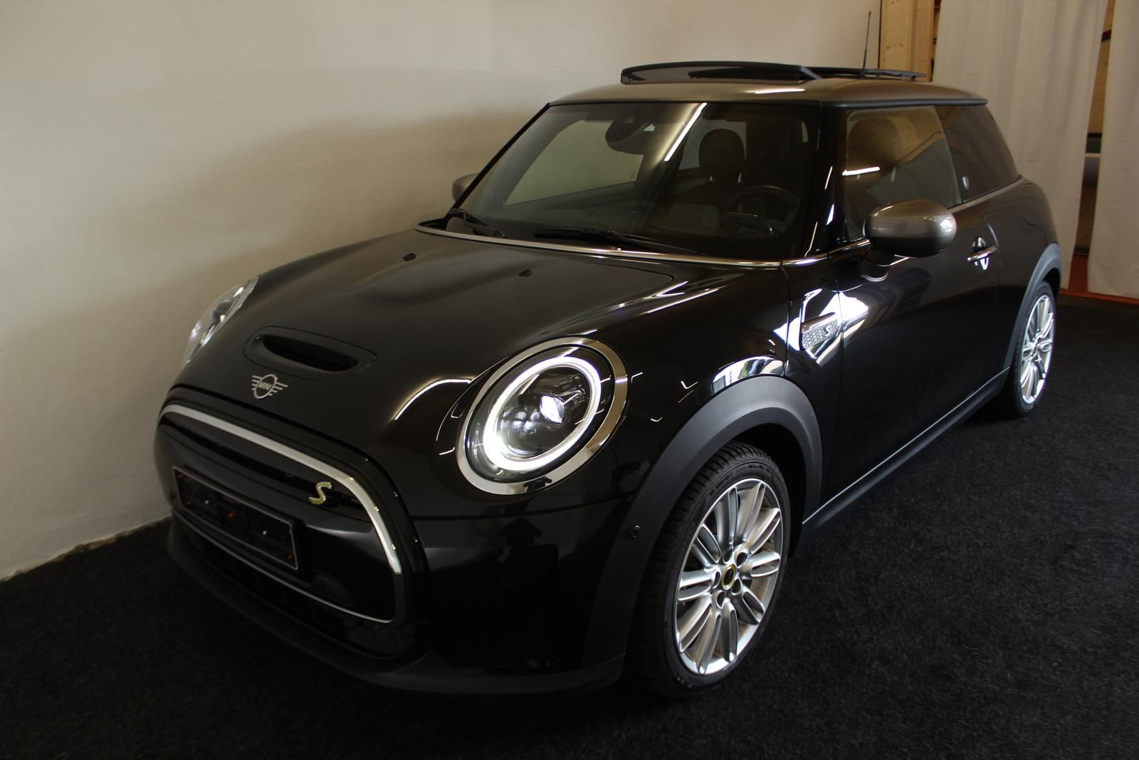 MINI Cooper SE - Samsaru's Car Outlet