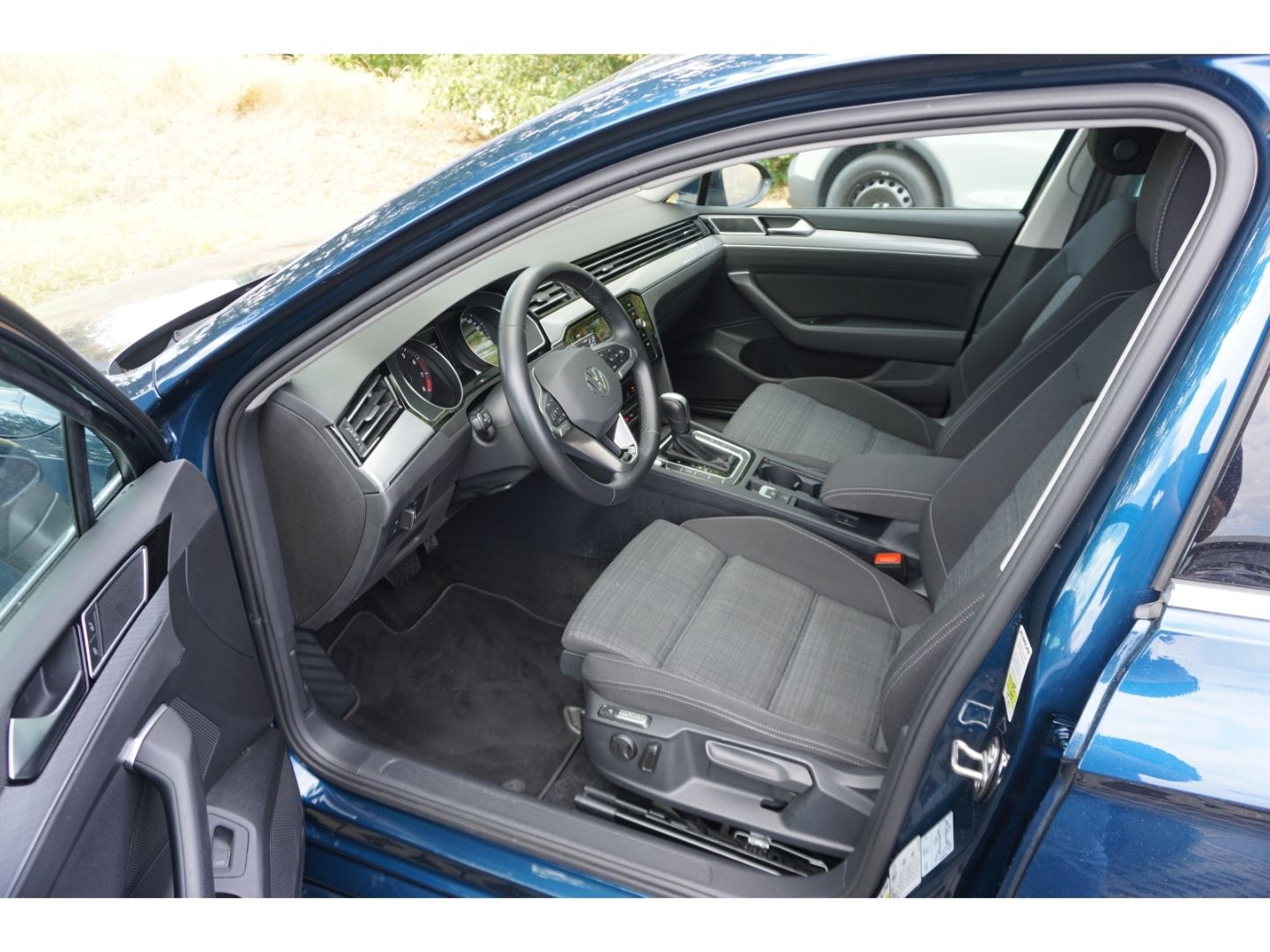 Volkswagen Passat 2.0 TSI DSG - Samsaru's Car Outlet