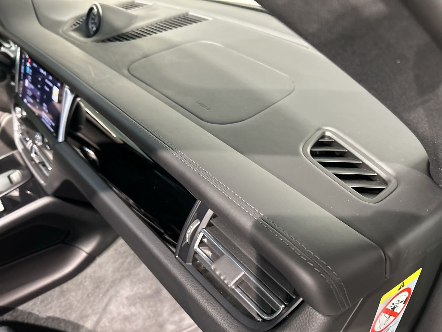 Porsche Macan S Kreide BOSE Sportabgasanlage Panorama
