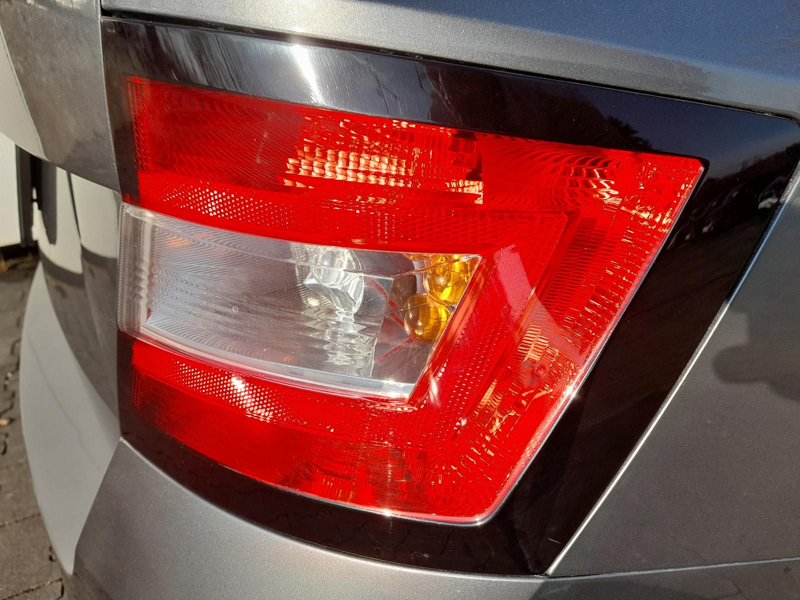 Skoda Fabia Combi Ambition - Samsaru's Car Outlet