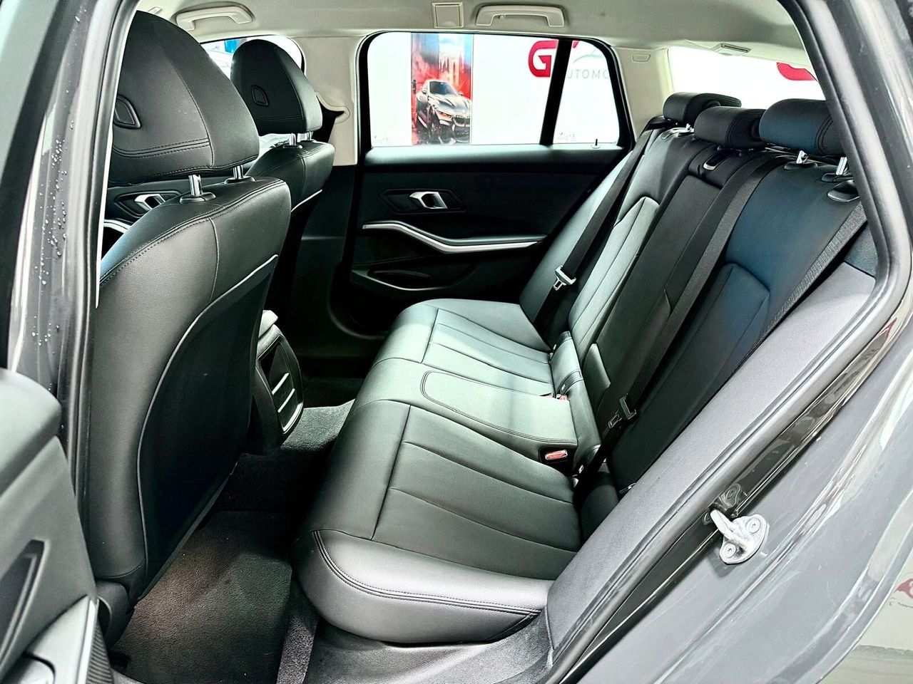 BMW 320 320D xDrive Touring Business - Samsaru's Car Outlet