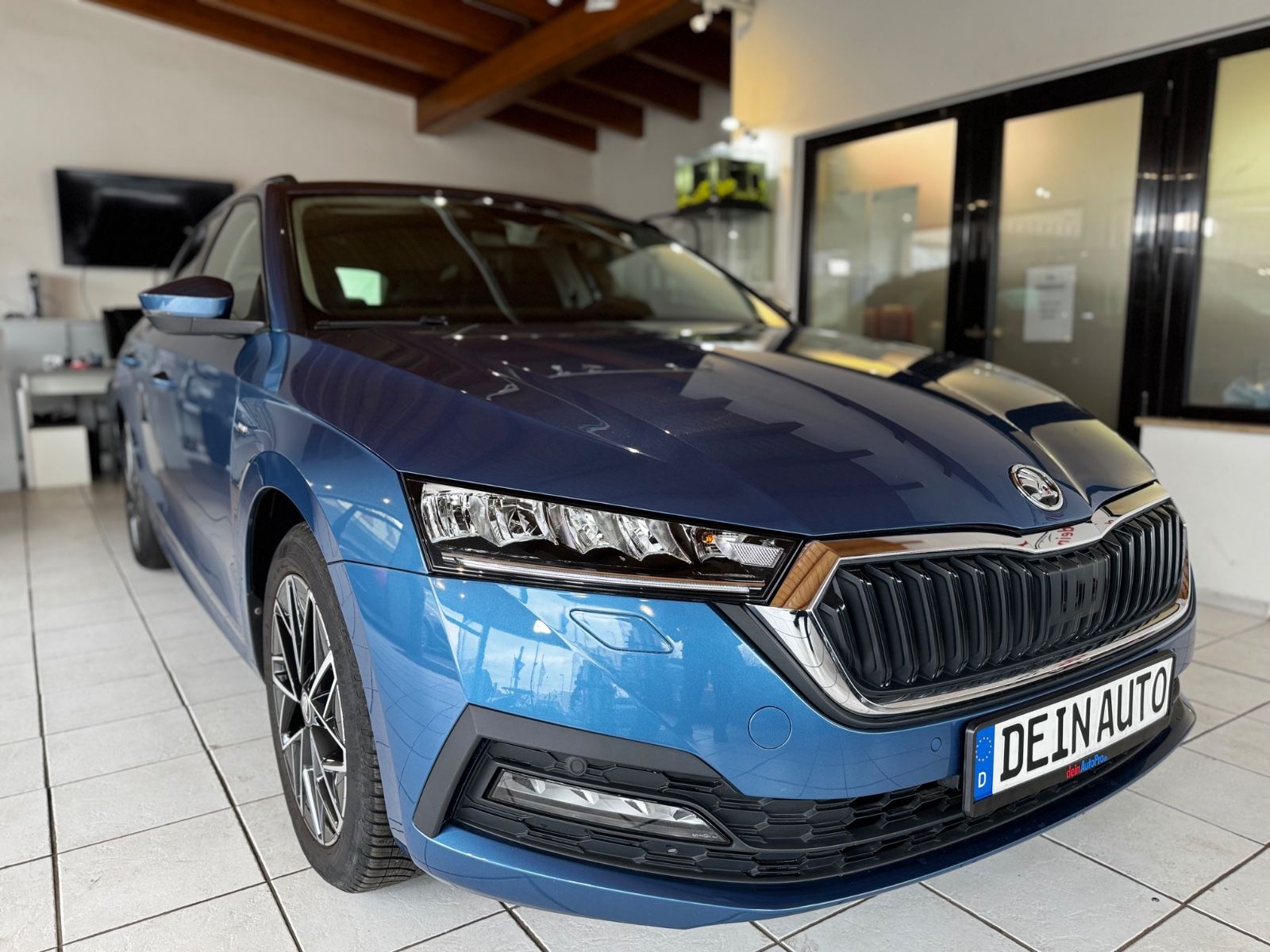 Skoda Octavia Combi Clever - Samsaru's Car Outlet