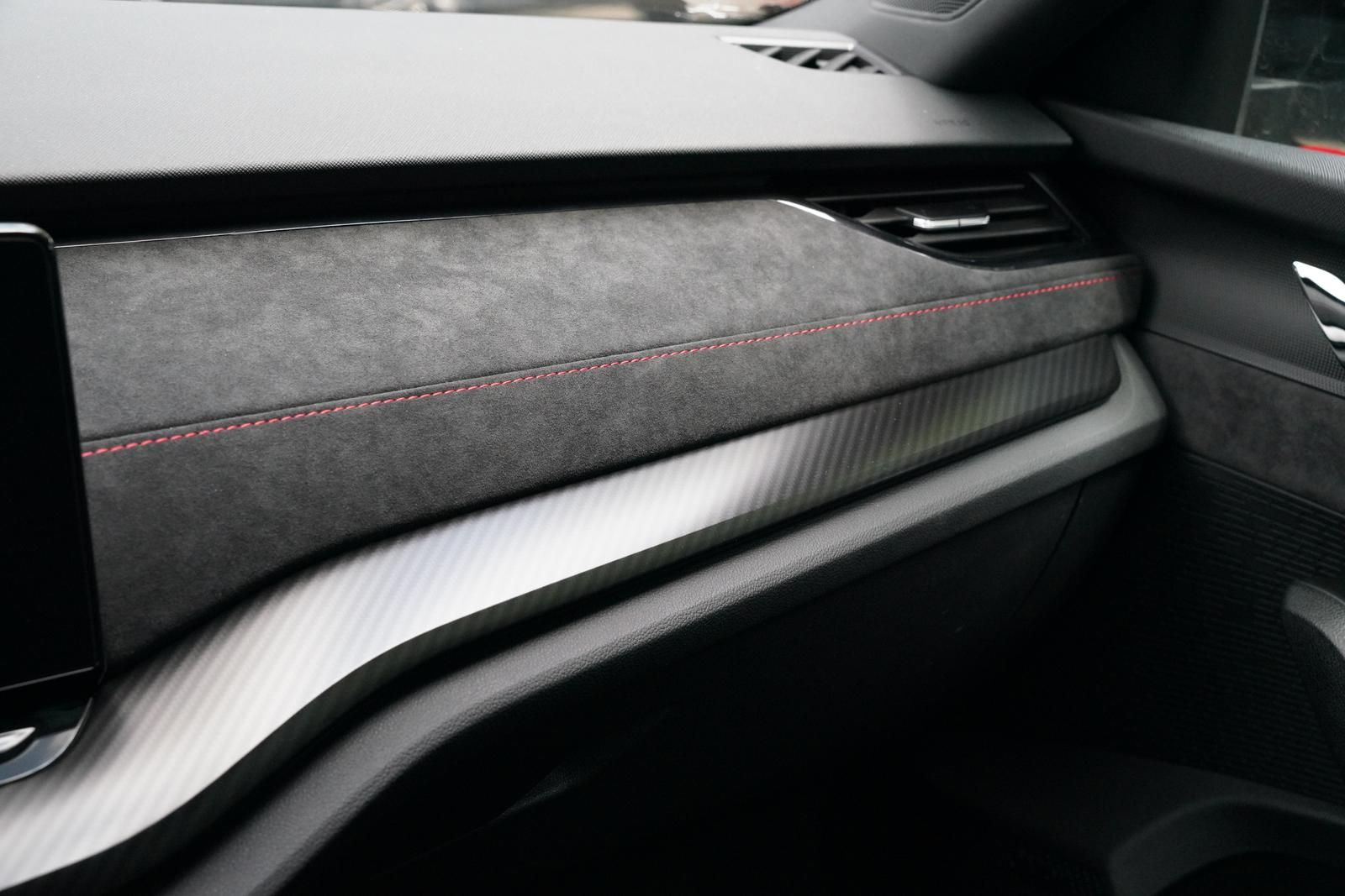 Skoda OCTAVIA COMBI 2.0TSI DSG - Samsaru's Car Outlet
