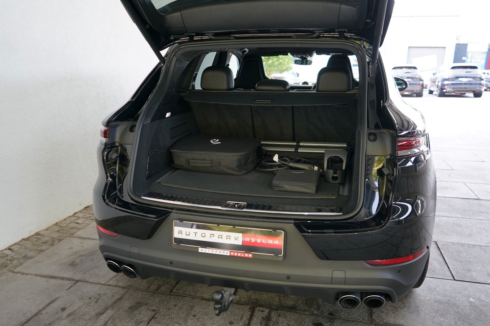 Porsche Cayenne E-Hybrid/P-Display/18W/HeadUP/AHK/HD/360
