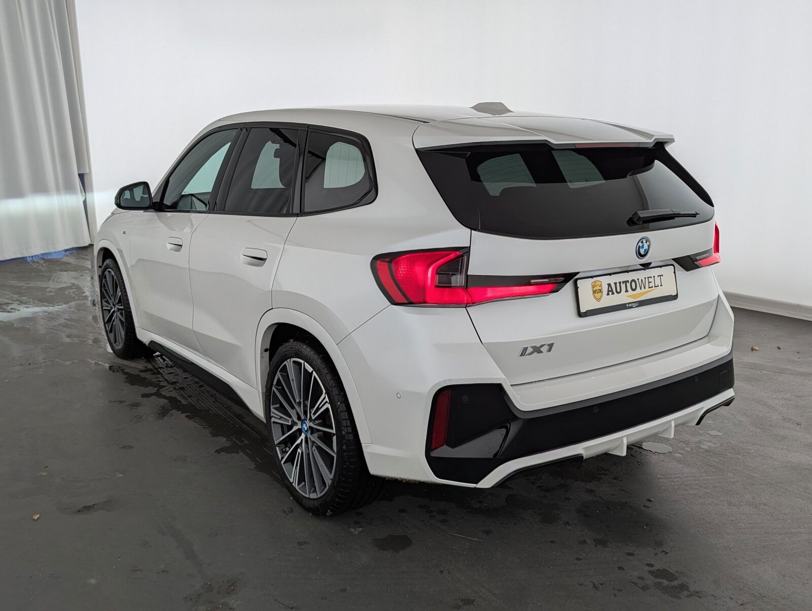 BMW iX1 xDrive30 xDrive M Sport - Samsaru's Car Outlet