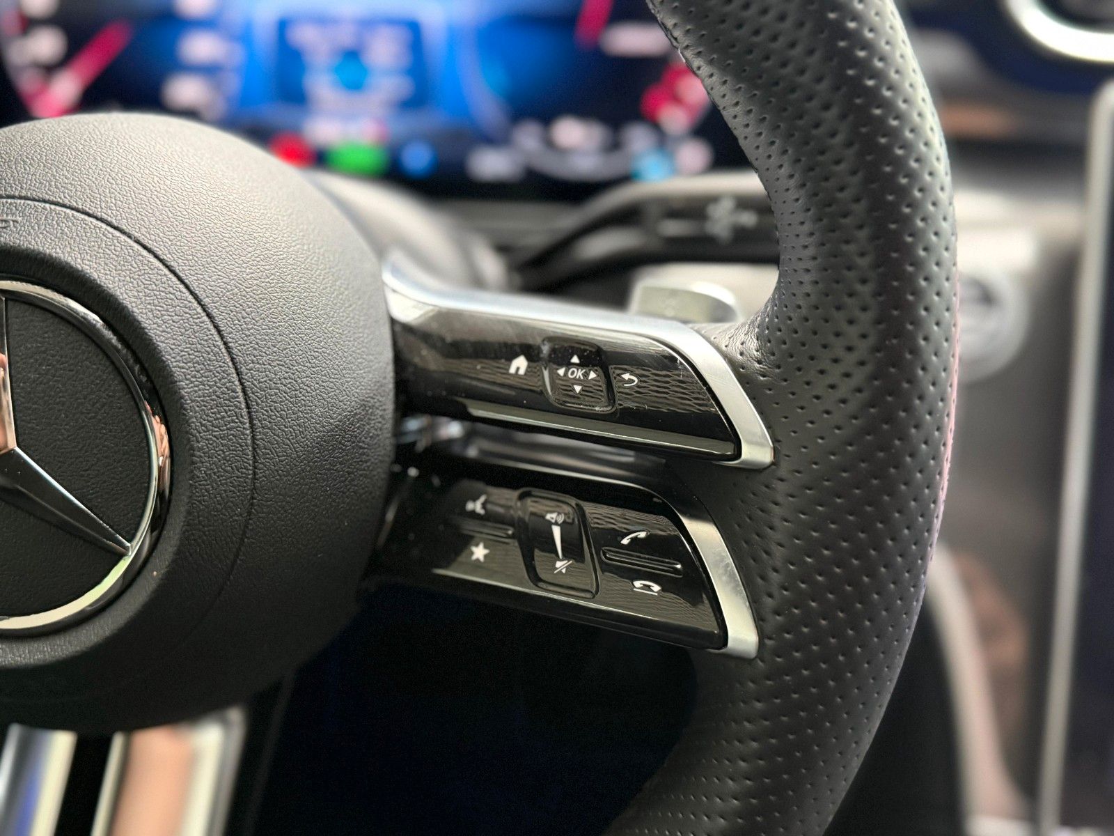 Mercedes-Benz C 300 e AMG - Samsaru's Car Outlet