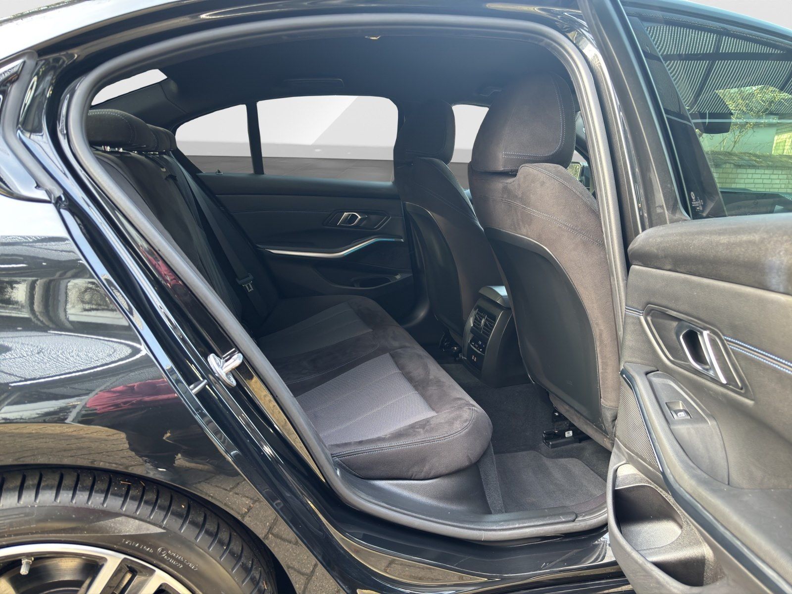 BMW 320d Limousine M Sport | 360° | Navi | LED | HiF