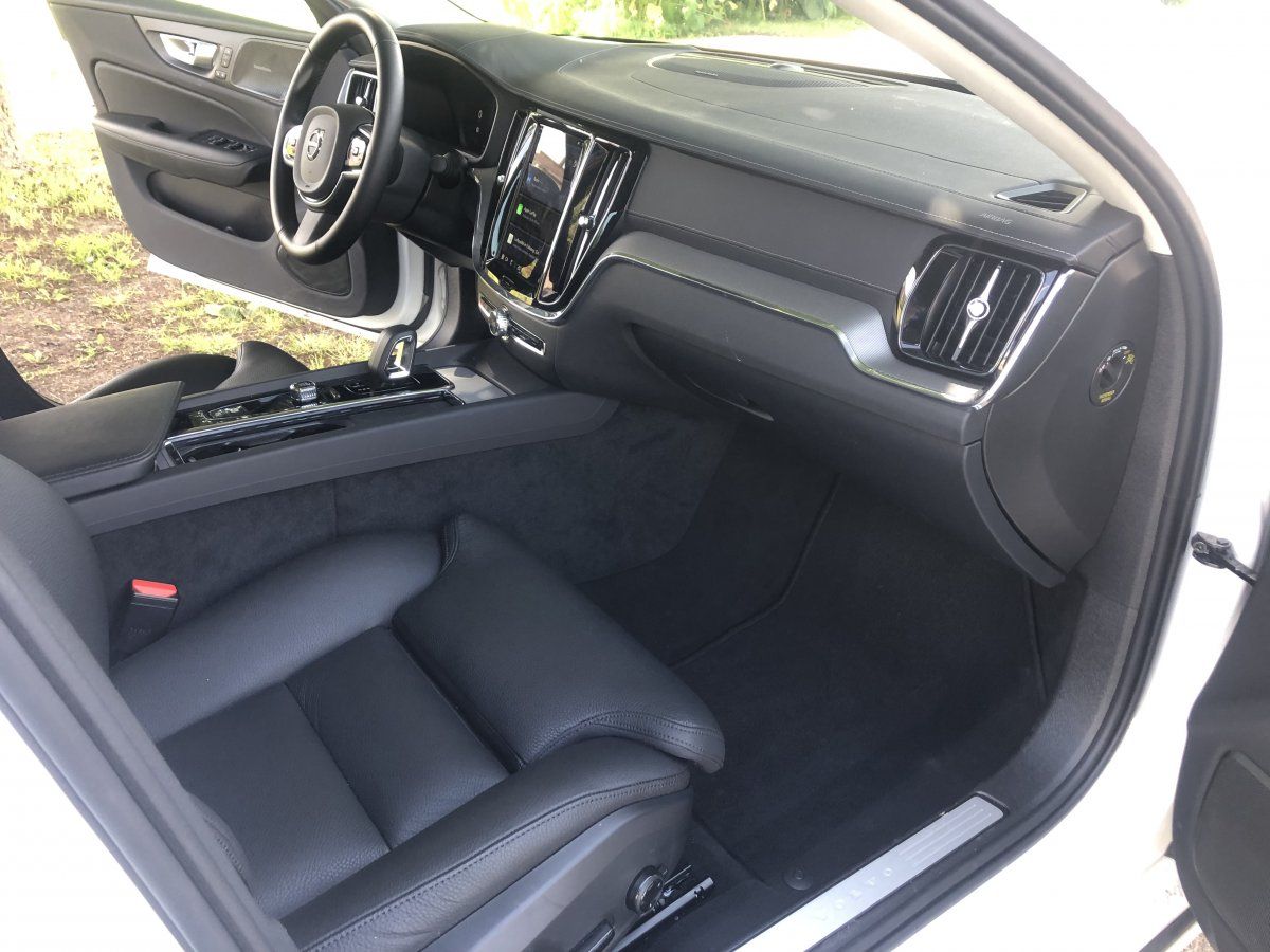 Volvo S60 B5 AWD Ultimate Dark