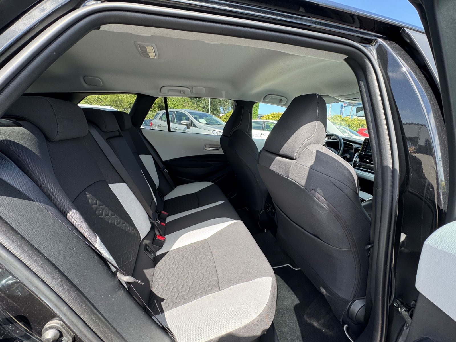 Toyota Corolla Touring Sports Hybrid Team - Samsaru's Car Outlet