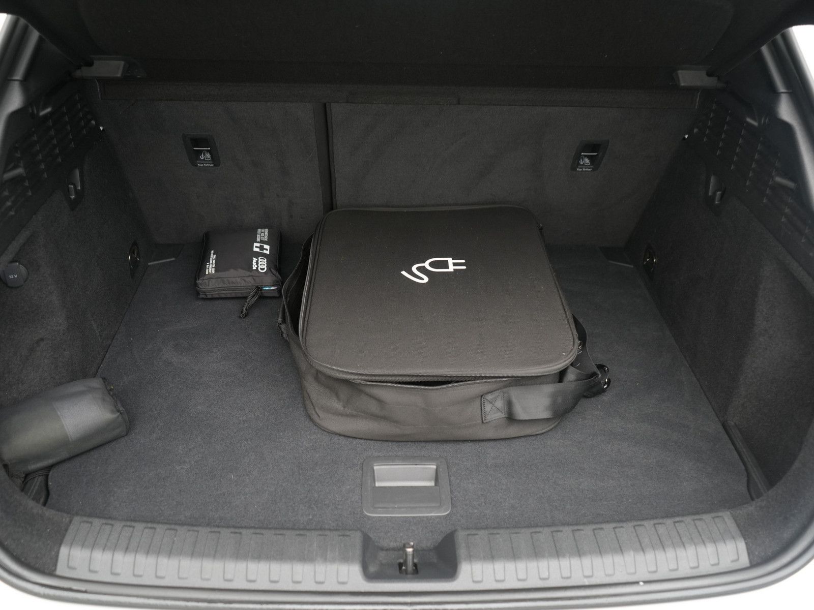 Audi A3 Sportback 40 e S line ACC NAVI SHZ PDC