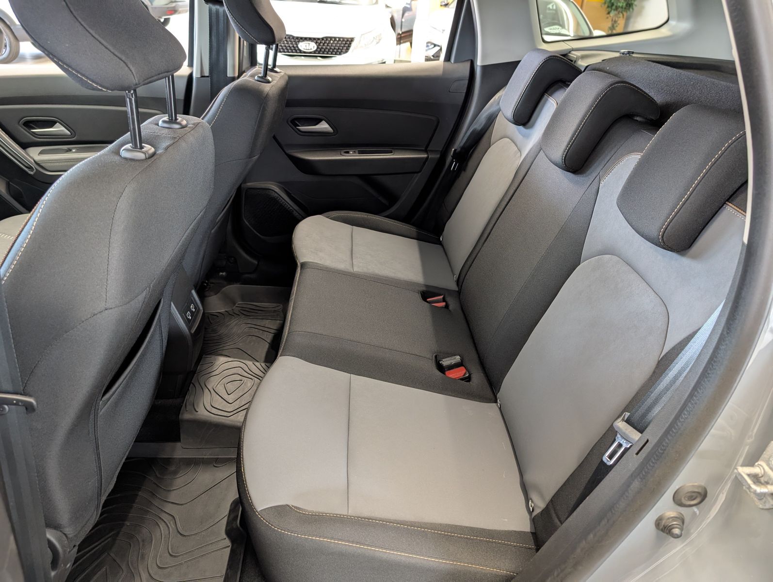 Dacia Duster 1.3 TCe Extreme 2WD - Samsaru's Car Outlet