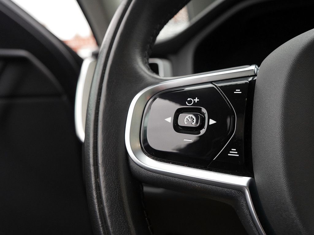 Volvo XC60 T8 Recharge Inscription FACEL. STANDHZ LED