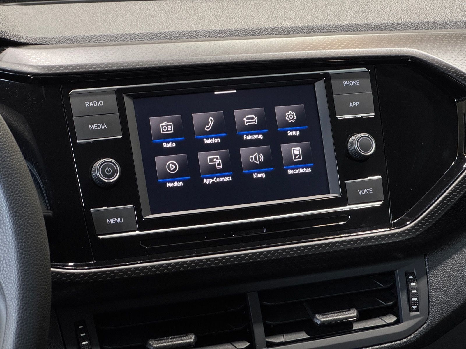 Volkswagen T-Cross Life 1.0 TSI - Samsaru's Car Outlet