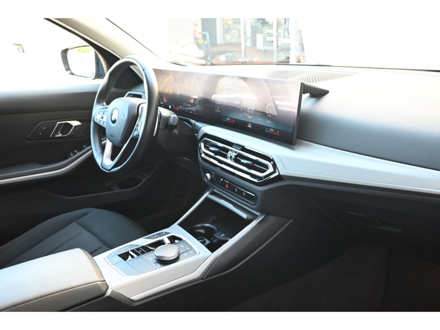 BMW 320 d xDrive Touring MHyb - Samsaru's Car Outlet