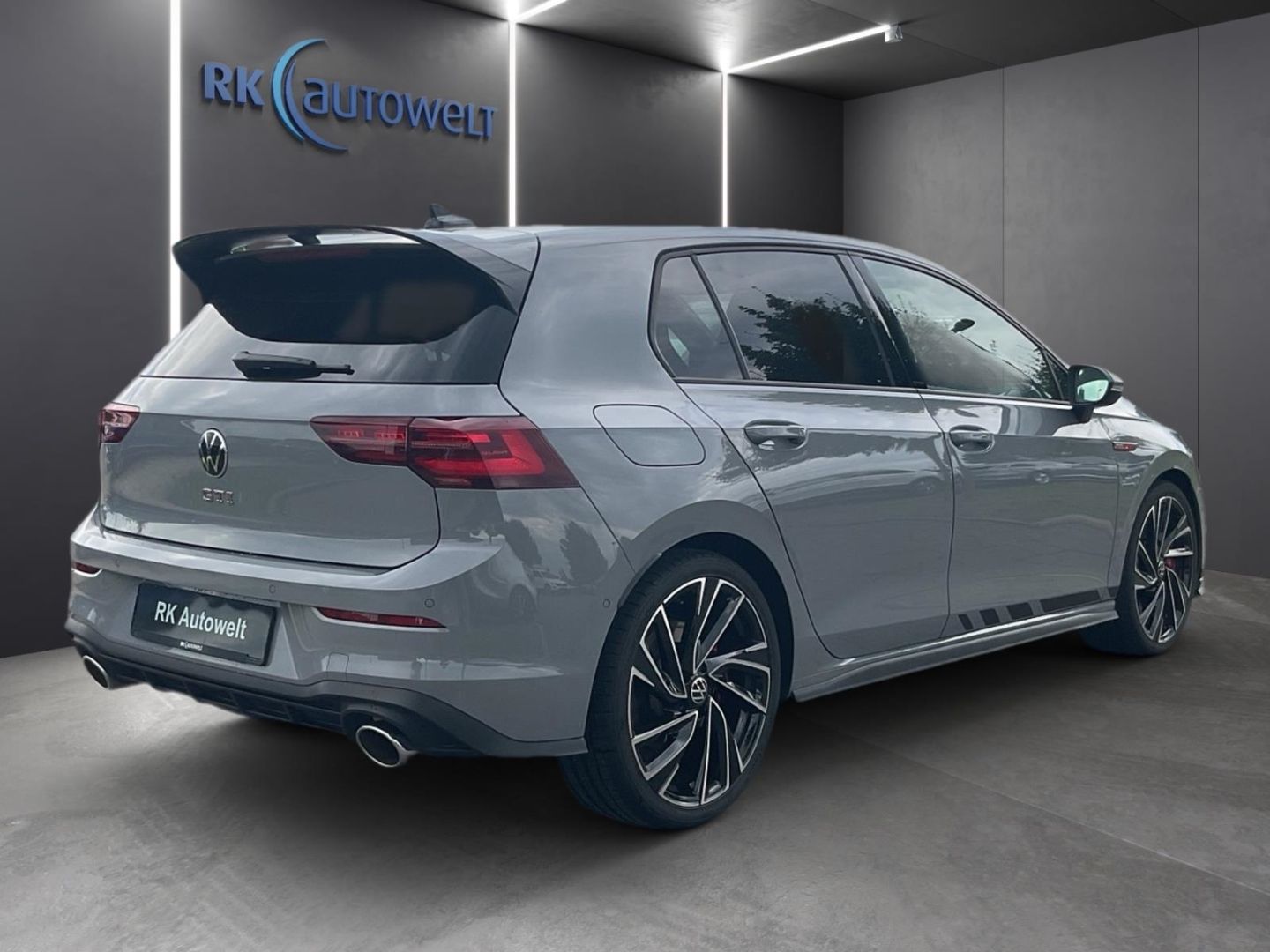 Volkswagen Golf 8 VIII Clubsport 2.0 TSI - Samsaru's Car Outlet