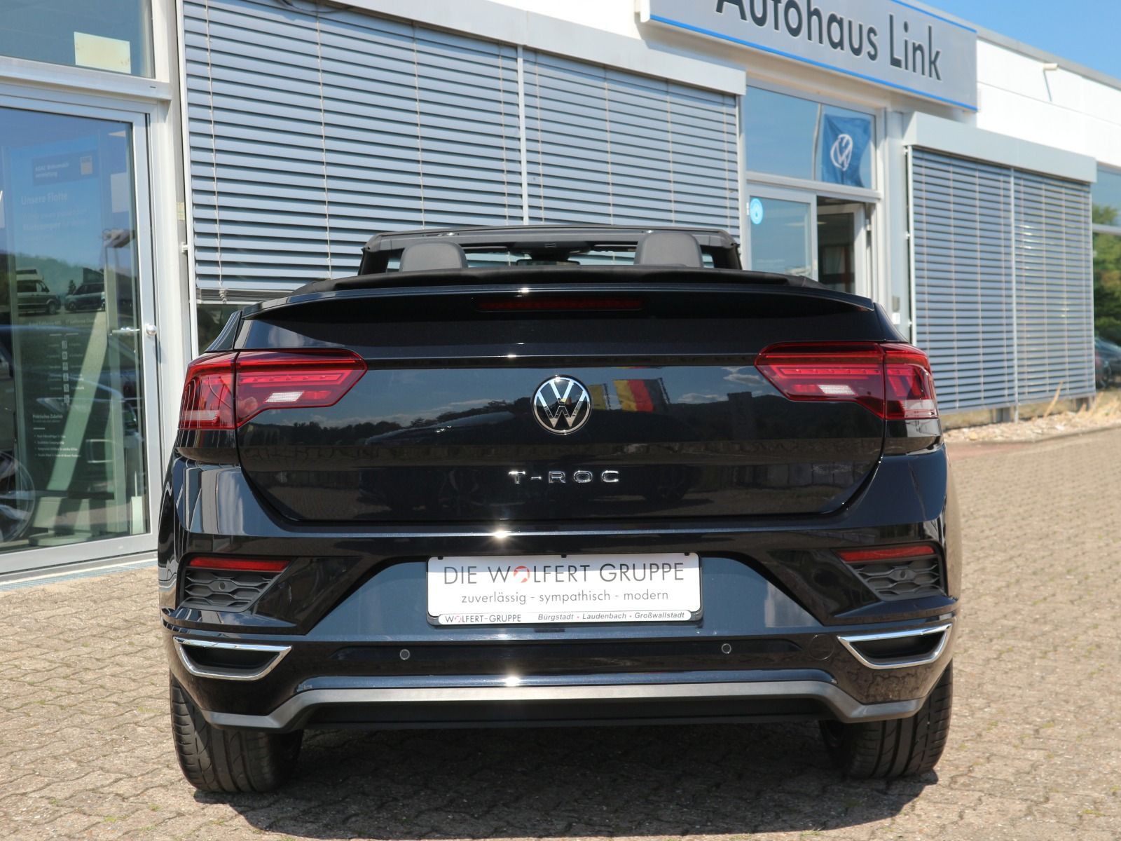 Volkswagen T-Roc R-Line 1.5 TSI DSG - Samsaru's Car Outlet