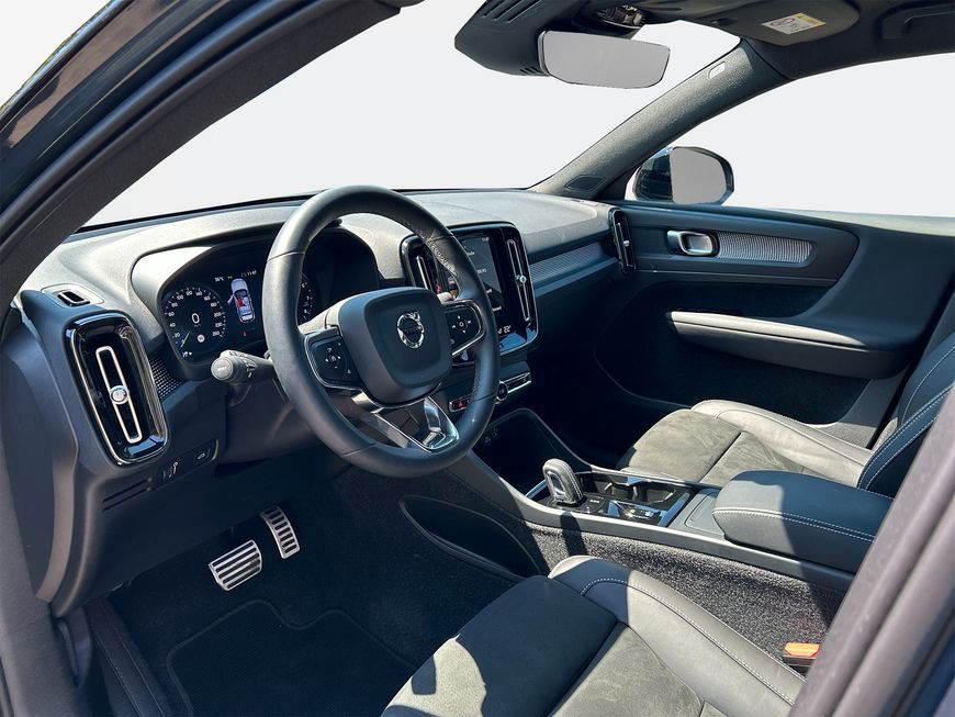 Volvo XC40 B4 Geartronic RDesign - Samsaru's Car Outlet