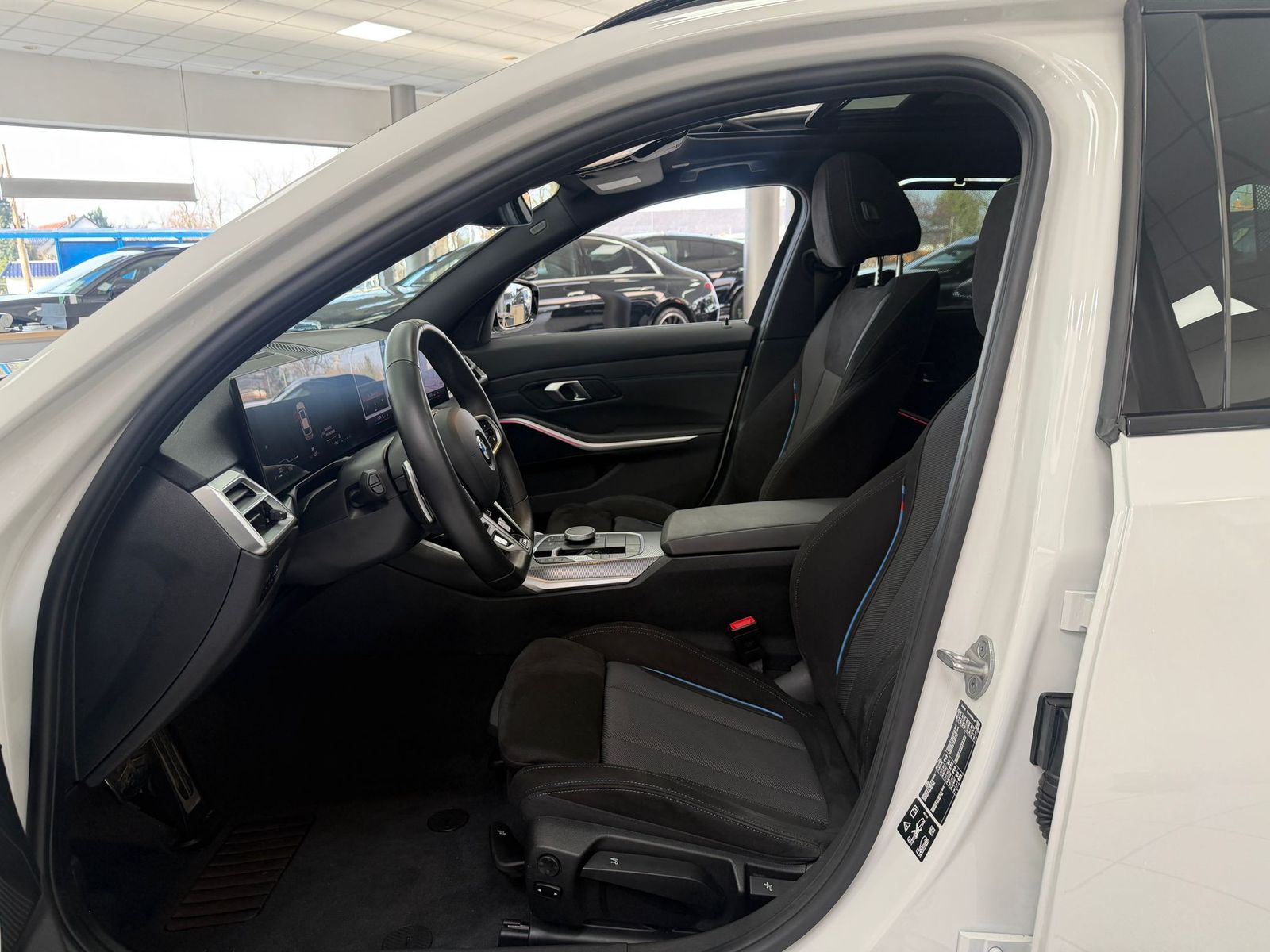 BMW 330 i xDrive Touring M Sport*PANO*HUD*ACC*360°