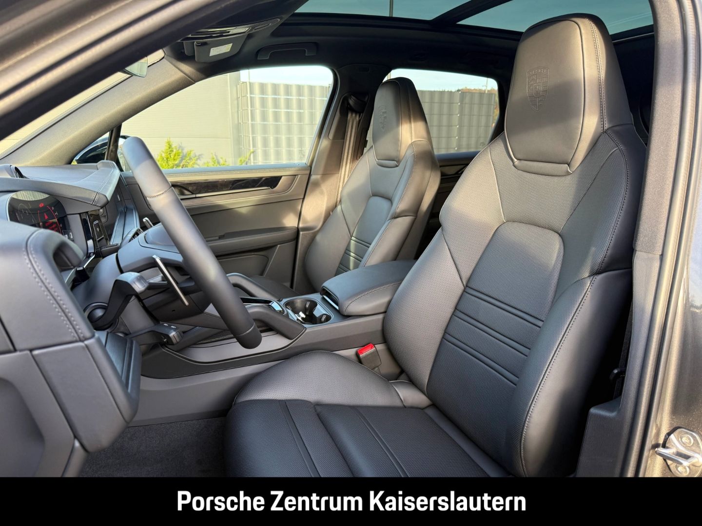 Porsche Cayenne E-Hybrid Black Edition HA-Lenkung 21-Zol