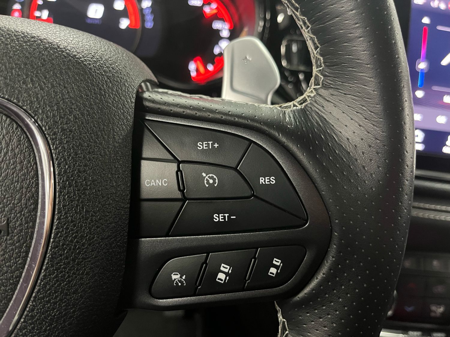 Dodge Durango SRT 6,4l V8 *ACC/NAVI/ SZH / SZ-BELÜFT*