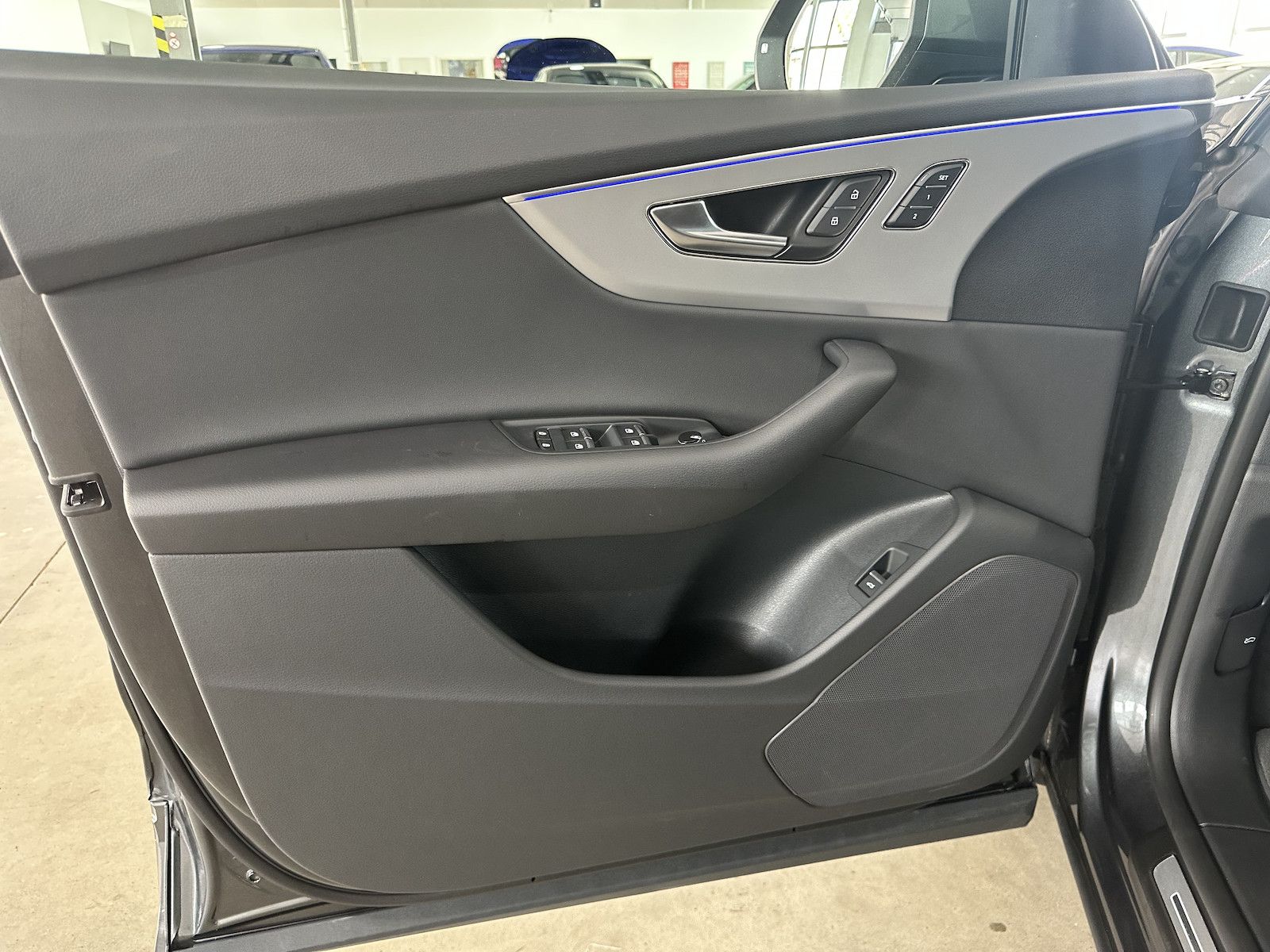 Audi Q8 45 Tdi quattro S Line - Samsaru's Car Outlet